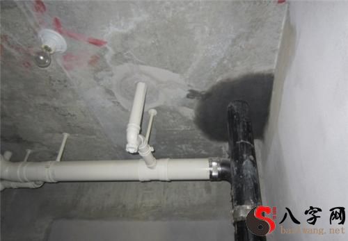 梦见水管漏水